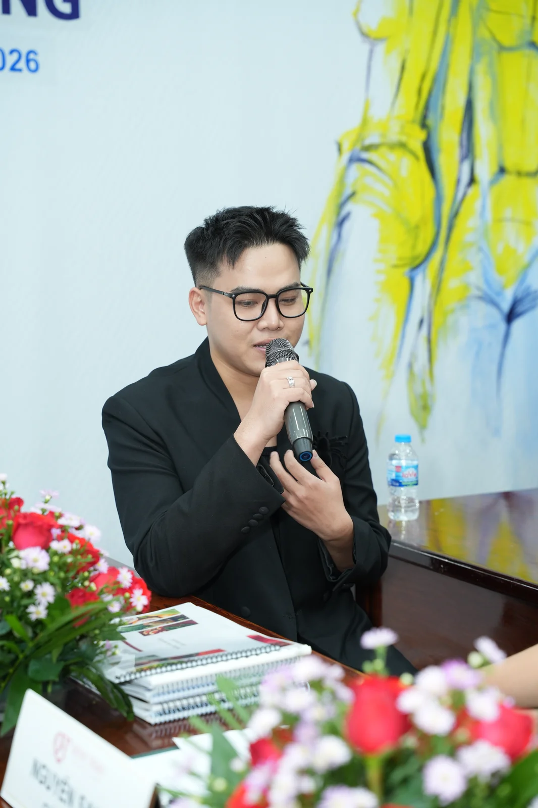 NTK Khang Trịnh phát biểu động viên học viên
